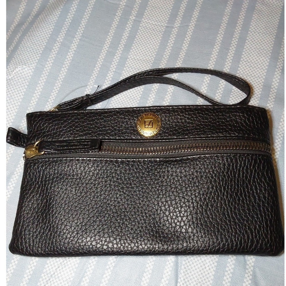 Stone Mountain Women's Black Pebble Leather Wristlet 2 compartments NWOT